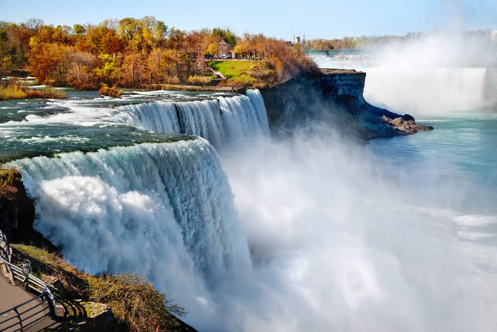Beeindruckender Wasserfall (Niagarafälle)